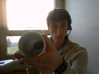 La tasse est vide, it's coffee time ?
Je sais, je toujours trop de contexte !