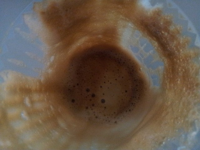 10 gobelets de caféine